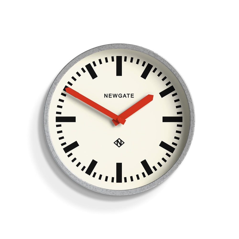 Horloge murale avec finition