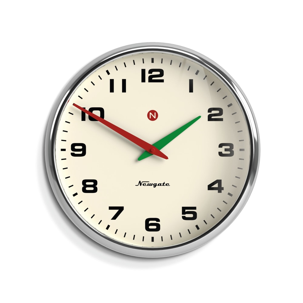 horloge murale en chrome