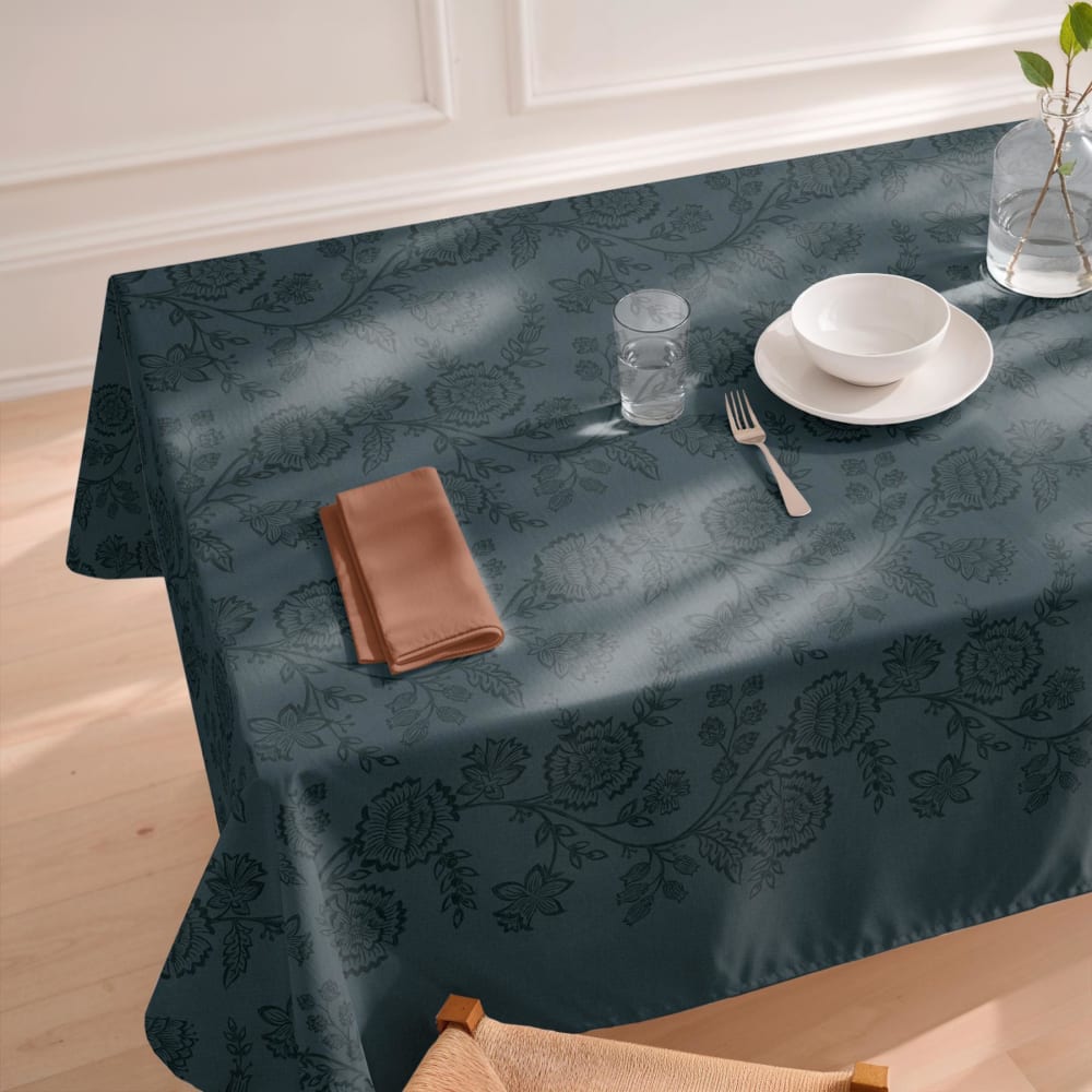 Nappe antitache bleu pétrole à fleurs 155x250