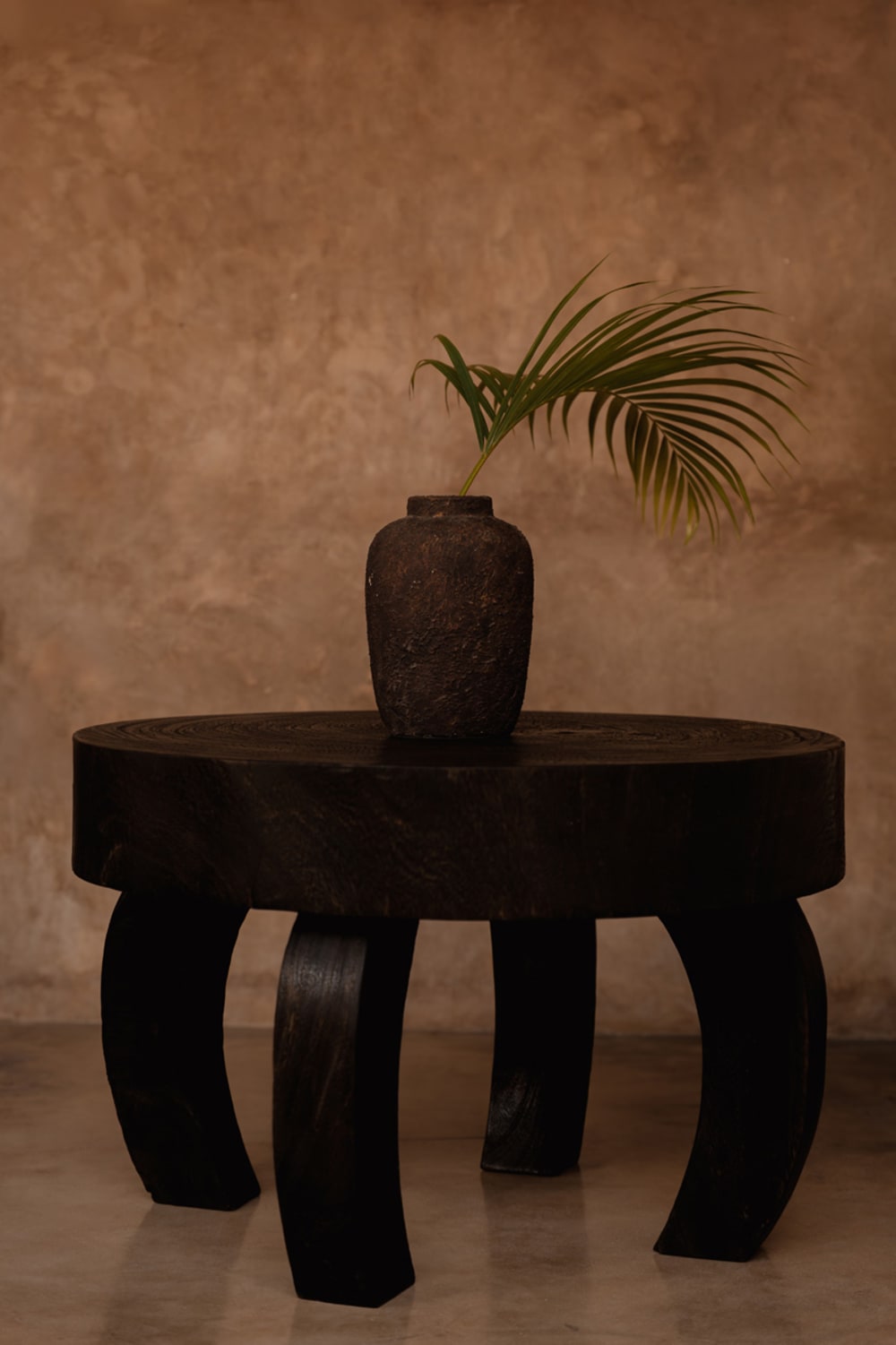 Couchtisch mangoholz in dunklem walnussbraun, 70x70x45cm -