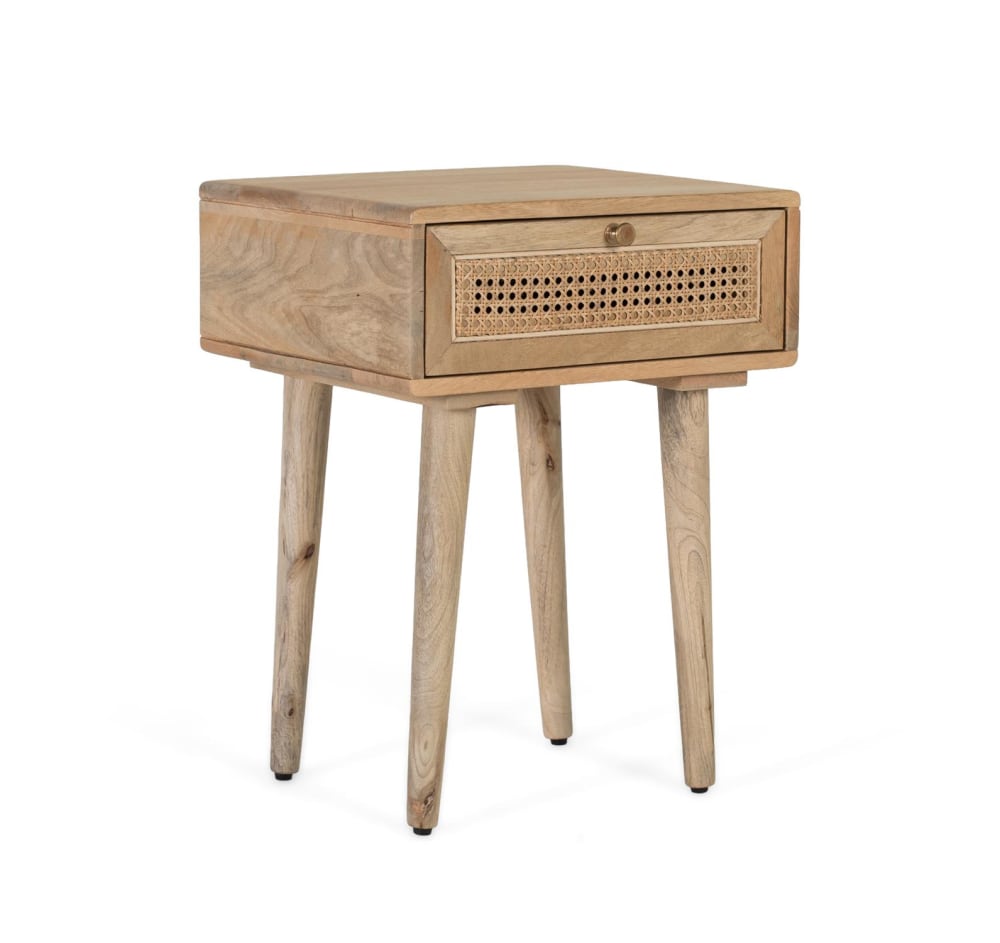 Table de chevet avec tiroir avant et structure en rotin tressé.