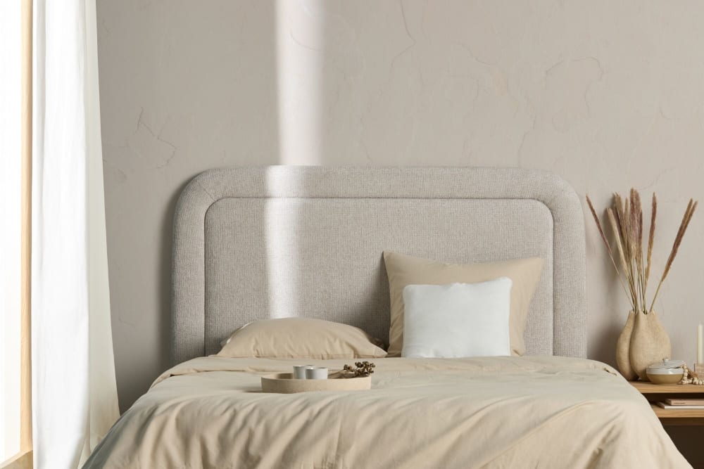 Tête de lit en tissus beige et pieds noir largeur 140