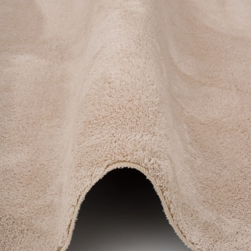 Tapis en fausse fourrure uni beige 120x170 cm — vue 4