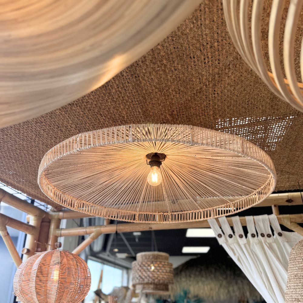 Suspension en rotin naturel — vue 3