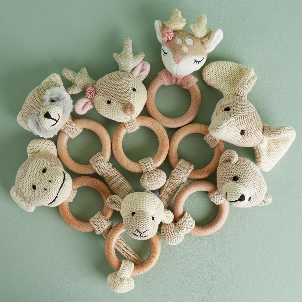 Hochet singe au crochet avec anneau en bois (Bieco) - Image 1