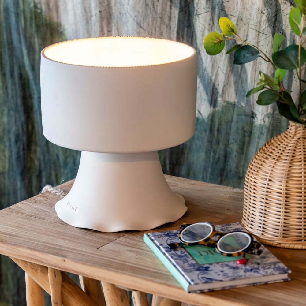 Lampe à poser en terre cuite blanche — vue 3