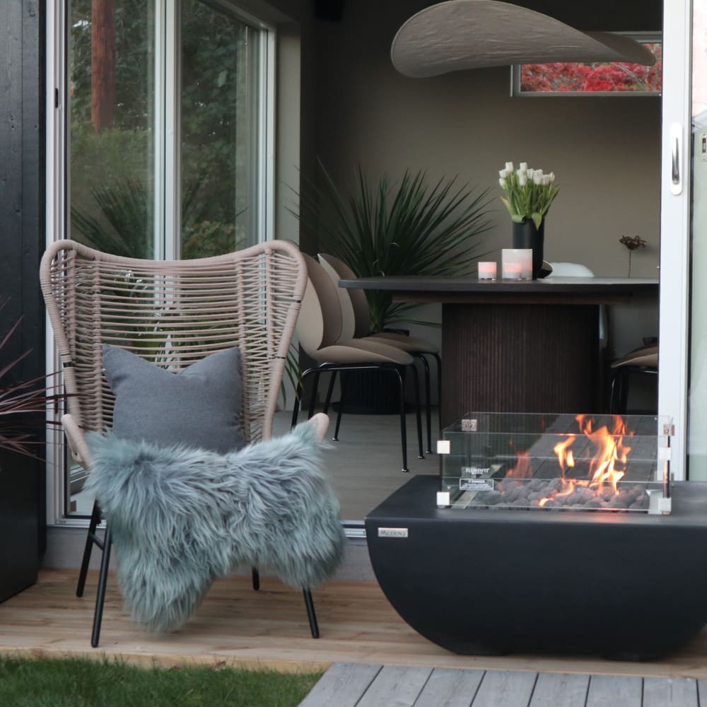 Brasero à gaz en béton fibré noir 87x87x36 cm