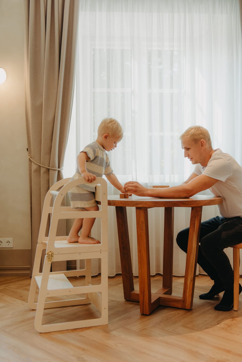 Montessori-Lernturm 2-in-1 für Kinder aus Holz - Maisons Du Monde