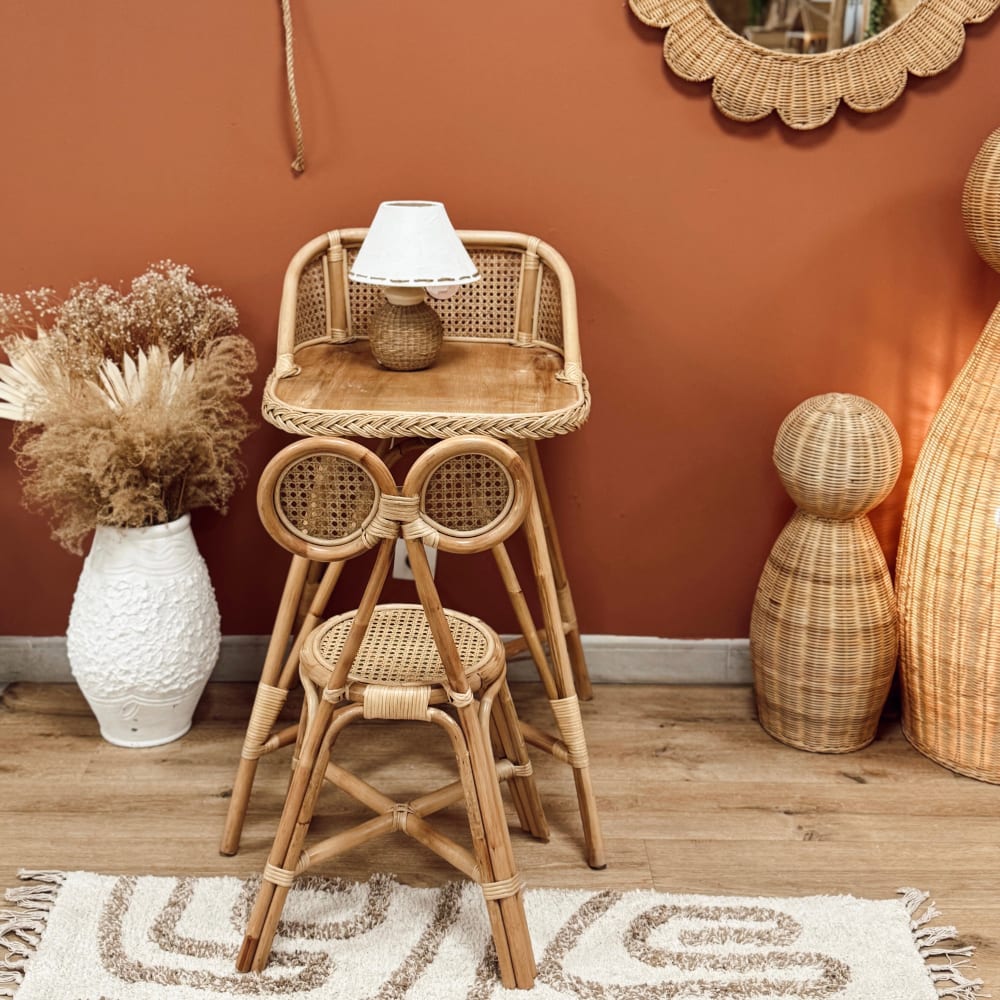 Ensemble bureau et chaise enfant en rotin
