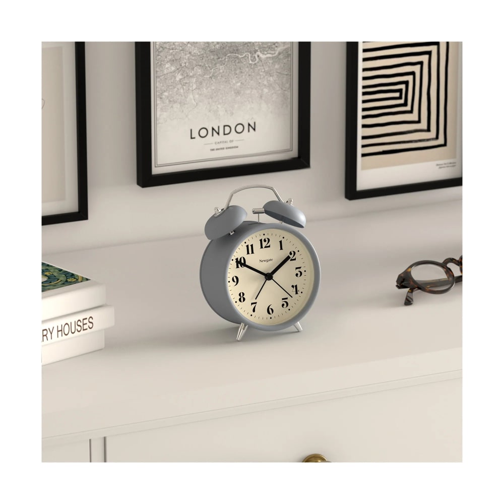Grande horloge murale ronde en métal finition nickel brossé
