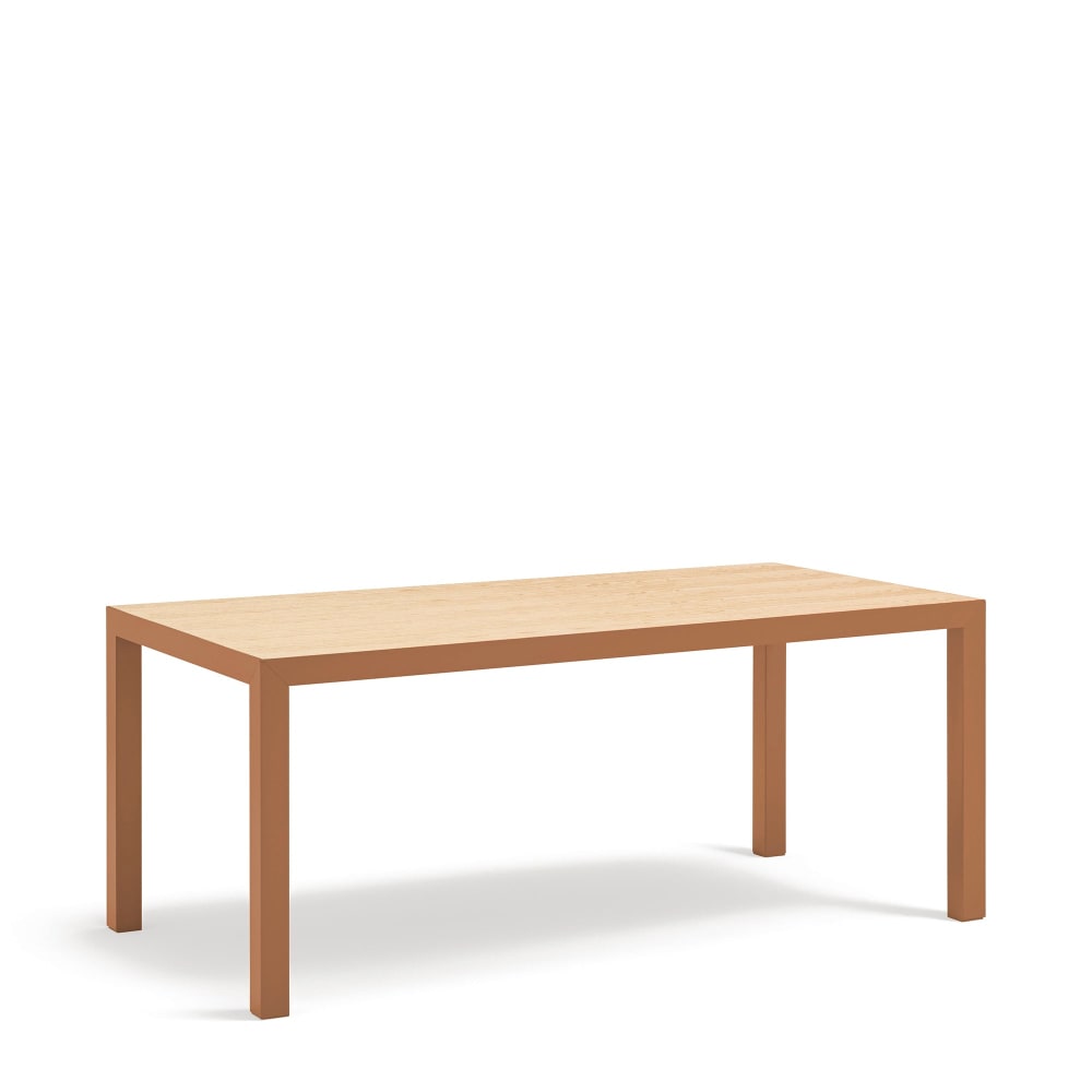 Table rectangulaire à - pieds