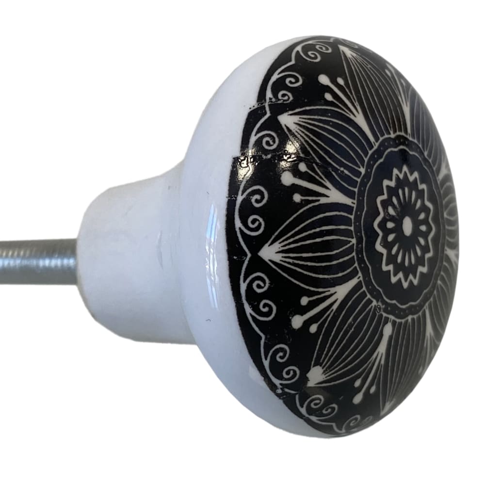 Bouton de meuble fleur noire vendu à l'unité
