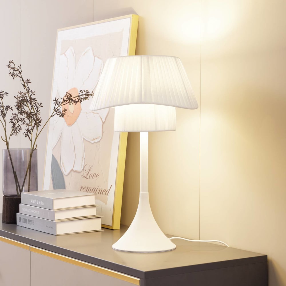 Lampe à poser en métal blanc — vue 3