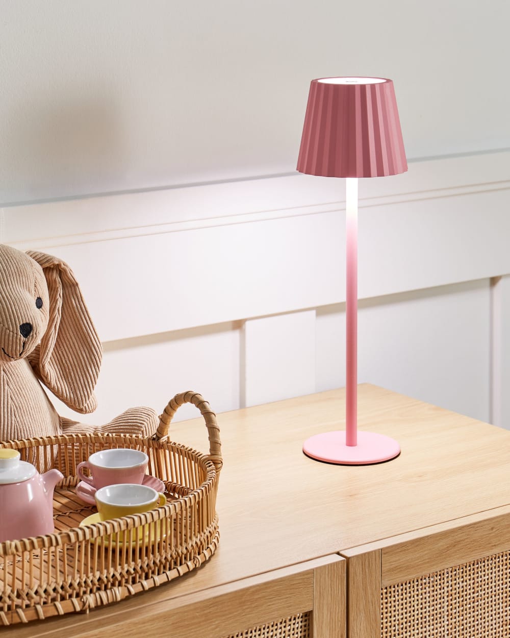 Lampe à poser métal rose pastel — vue 3