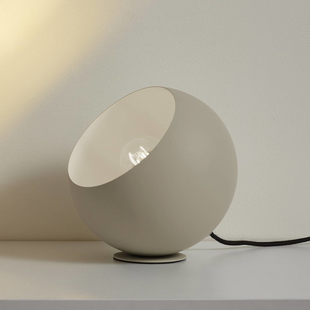 Lampe à poser en métal beige — vue 4