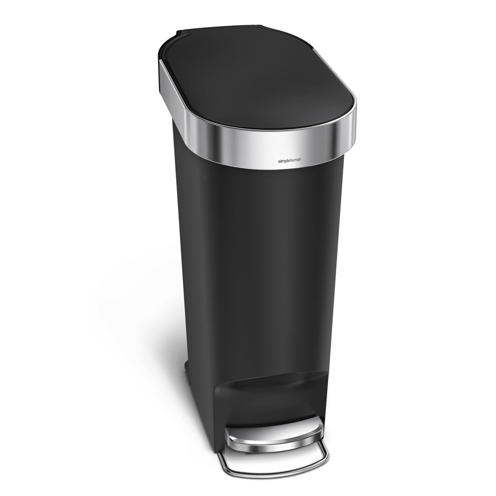 Poubelle   à pédale et rebord 40L code N e noir en plastique