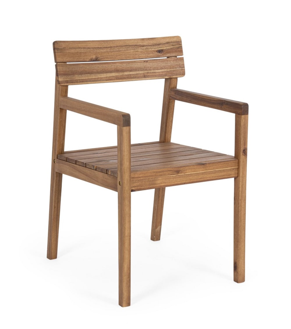 Chaise en bois avec finition