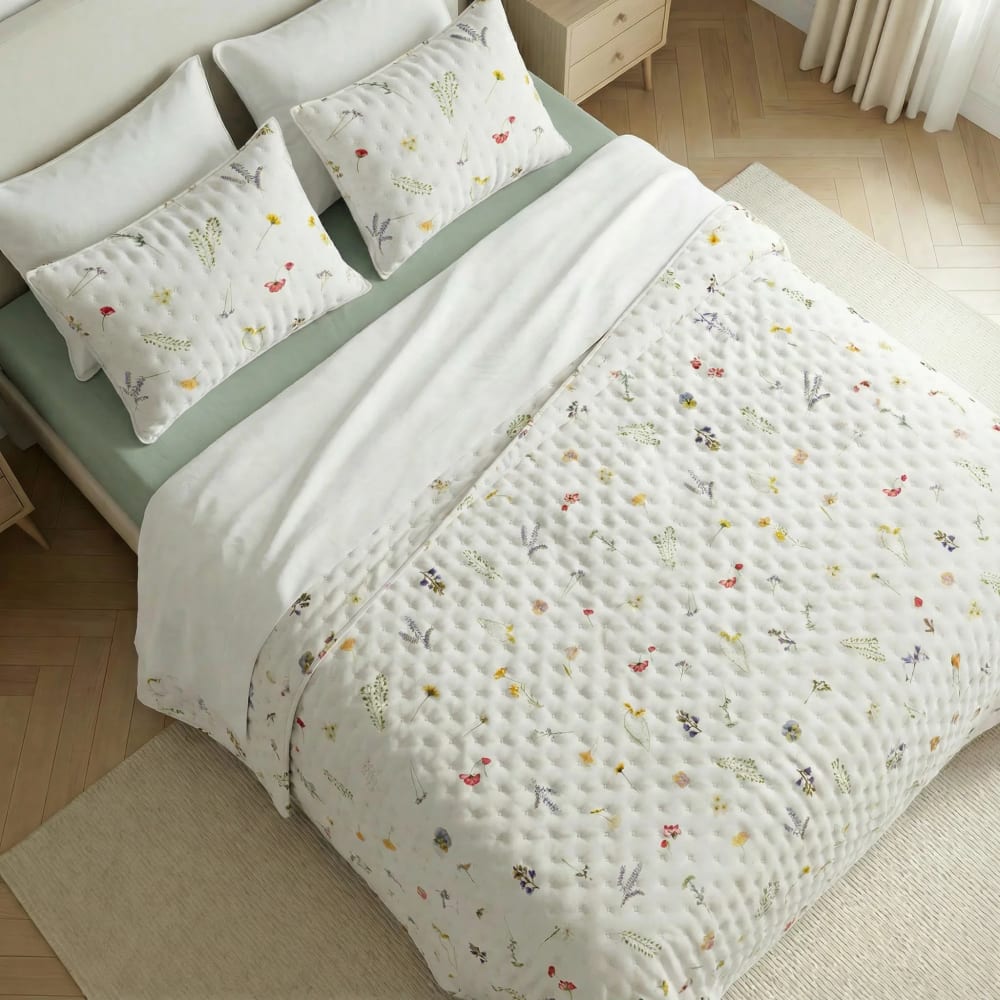 Bedruckte, extra weiche Tagesdecke Multicolor 235x270 cm -