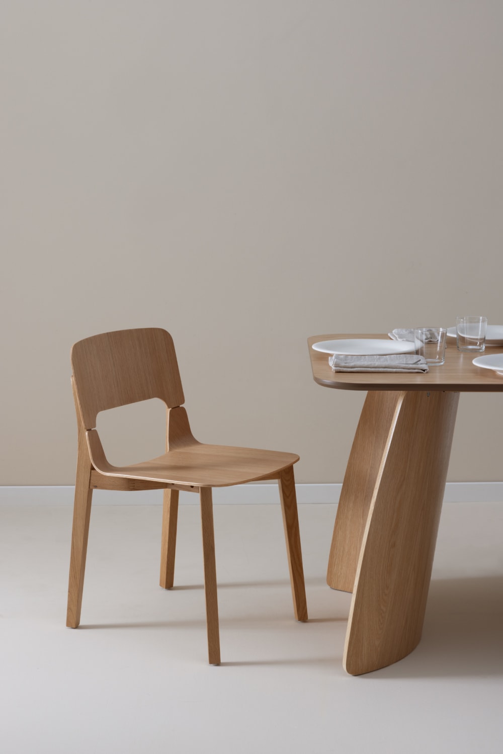 4er-Set Stühle aus Eichen-Sperrholz - Maisons Du Monde