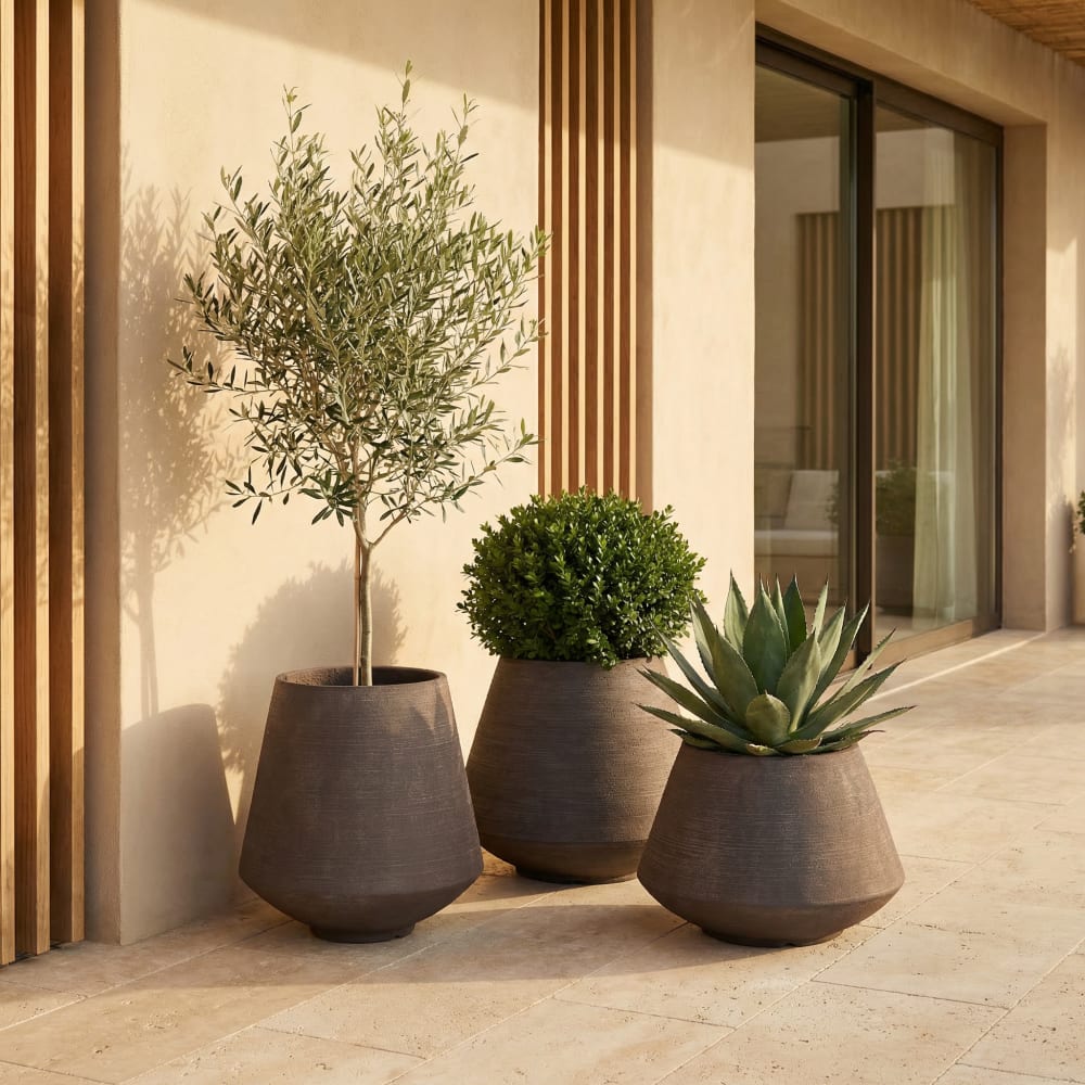 Cache-pot décoratif en ciment marron foncé h40