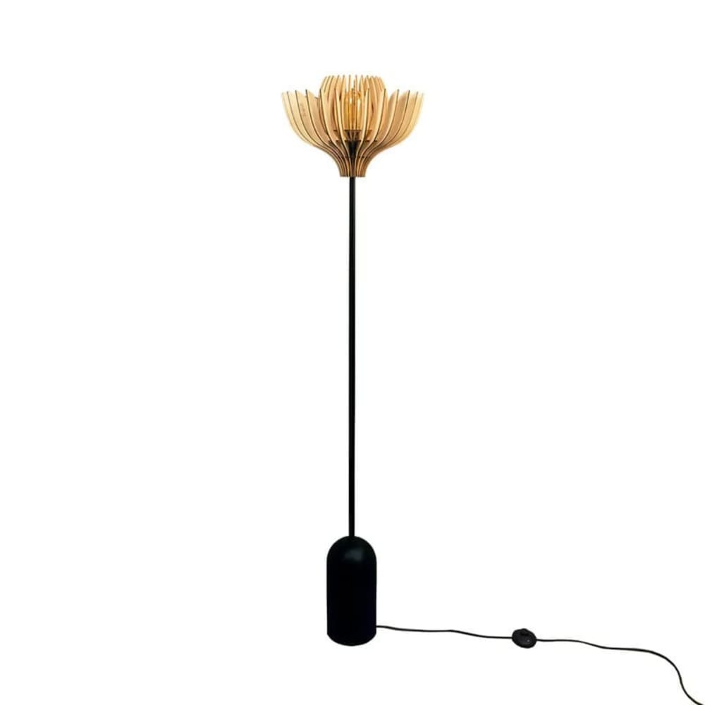 Lampadaire en bois naturel