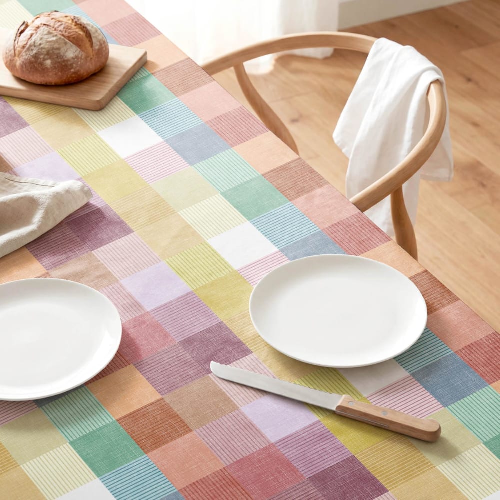 Fleckabweisende Tischdecke aus Canvas mit buntem Karomuster
