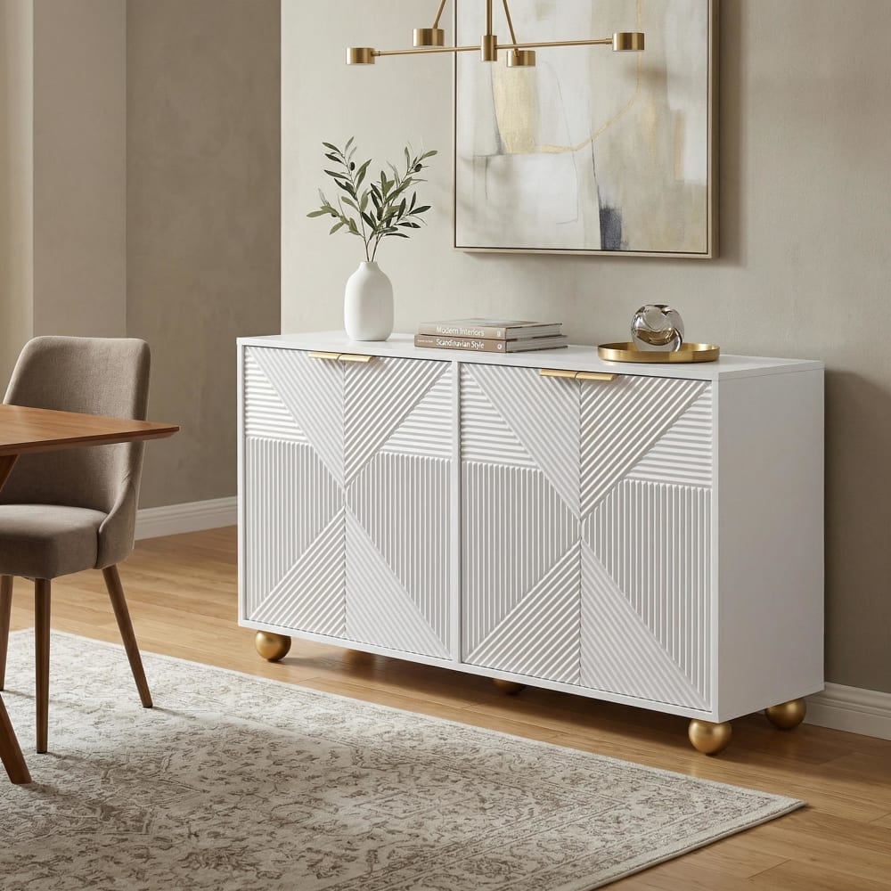 Buffet mit 4 Geschnitzten Türen, Vergoldeten Griffen, Kugelfüßen,