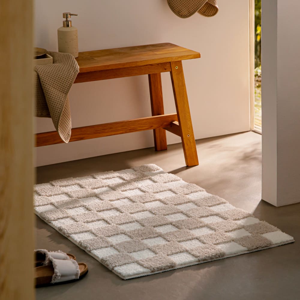 Tapis de bain à relief et damier sable et beige 80x150 — vue 3