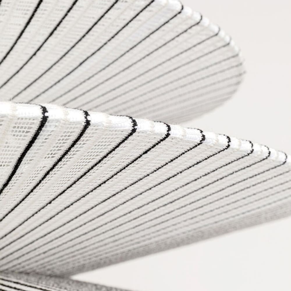 Suspension en polyester et acier noir et blanc — vue 4