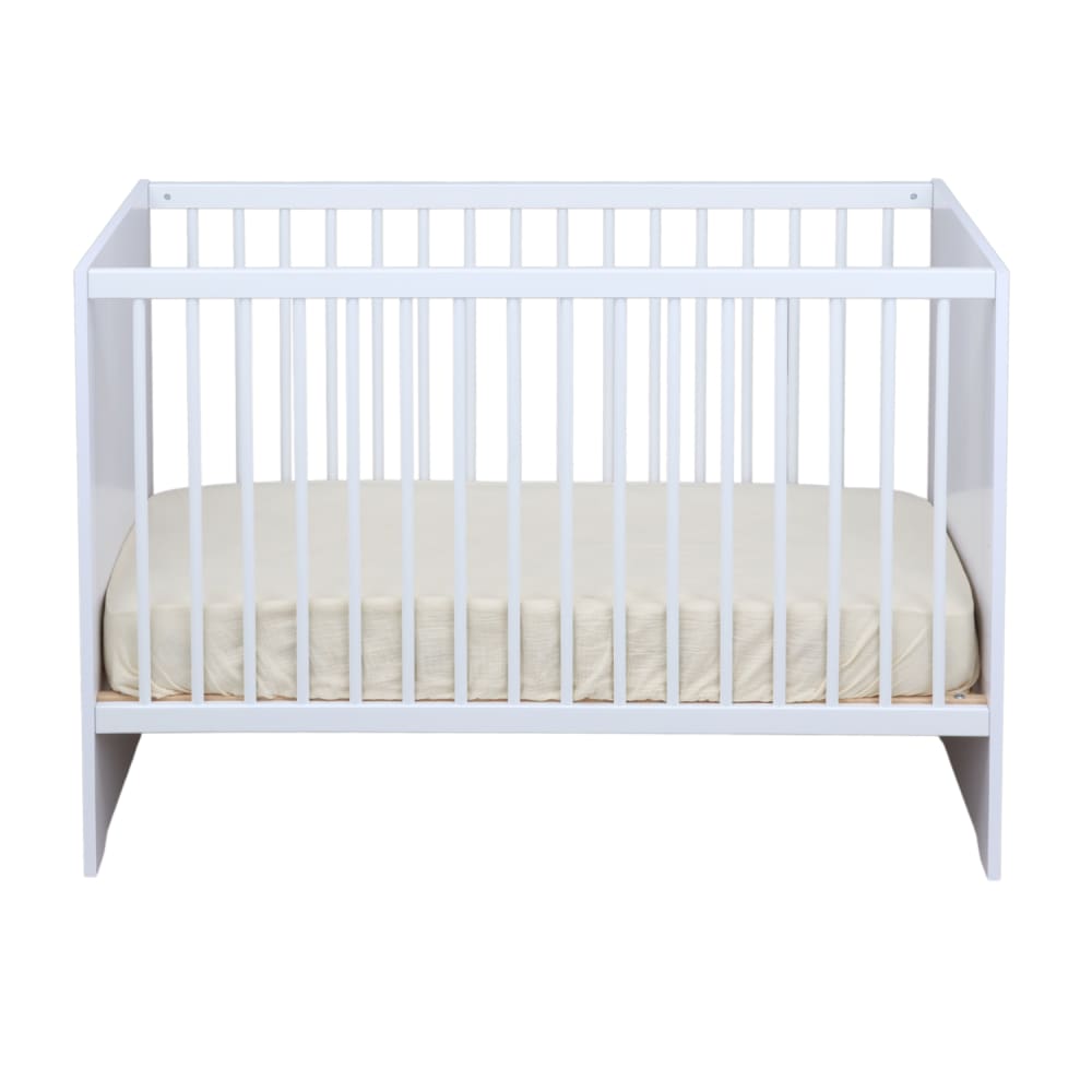 Babybett 120 x 60 cm mit Kopfteil aus ultraweißen Paneelen -