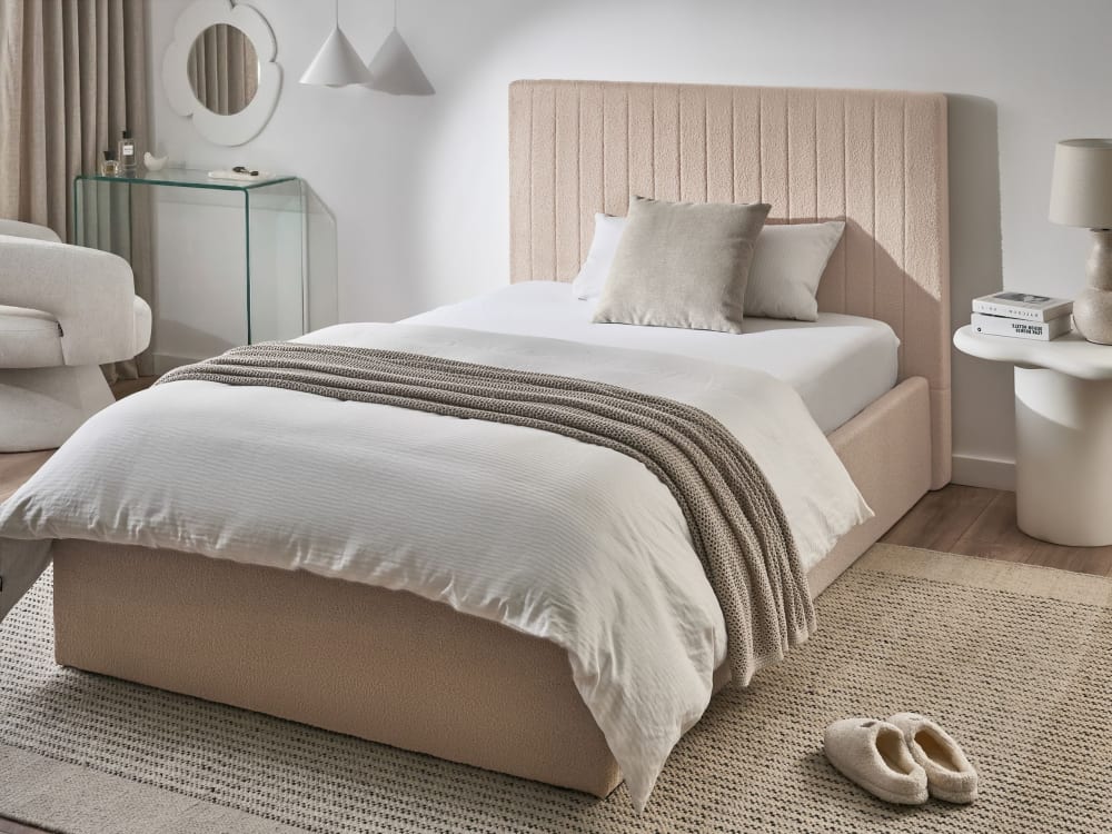 Lit double en tissu beige 120x200