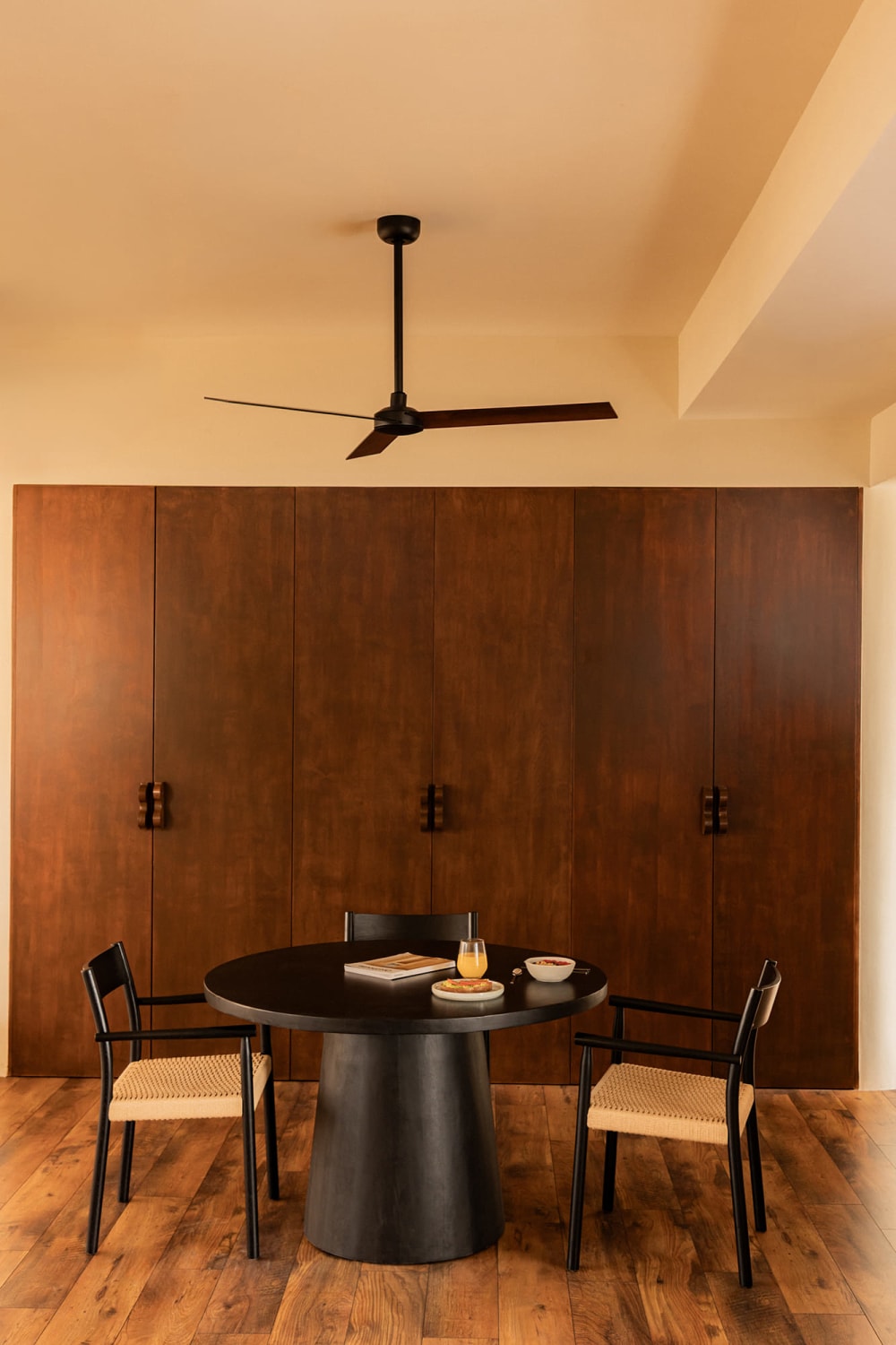 ventilador sin luz plywood nogal 132x132x232 cm
