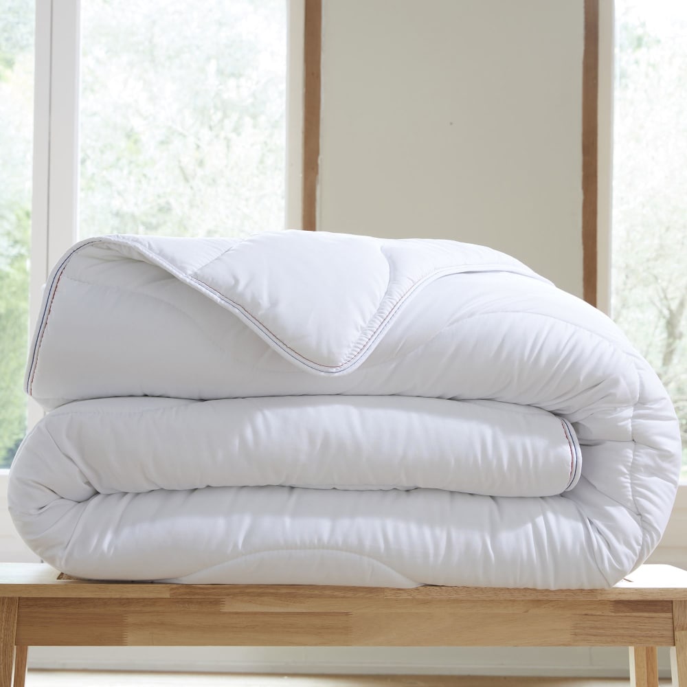 Couette très chaude en polyester blanc 140x200cm Couette très chaude en polyester blanc 140x200cm