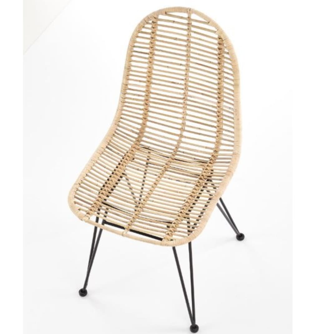 Stuhl aus natürlichem Rattan und Beinen aus schwarzem Stahl -