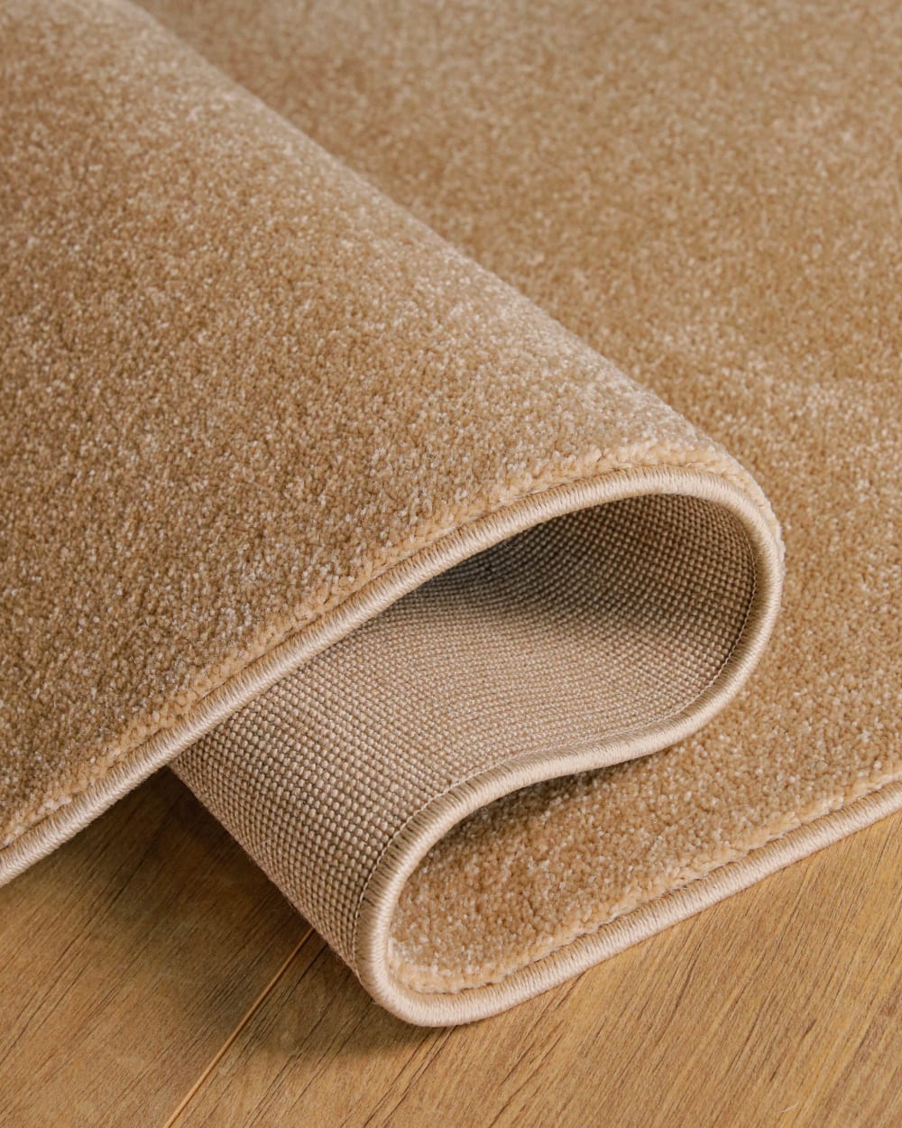 Tapis tissé velours ras beige sable 80x150 — vue 4