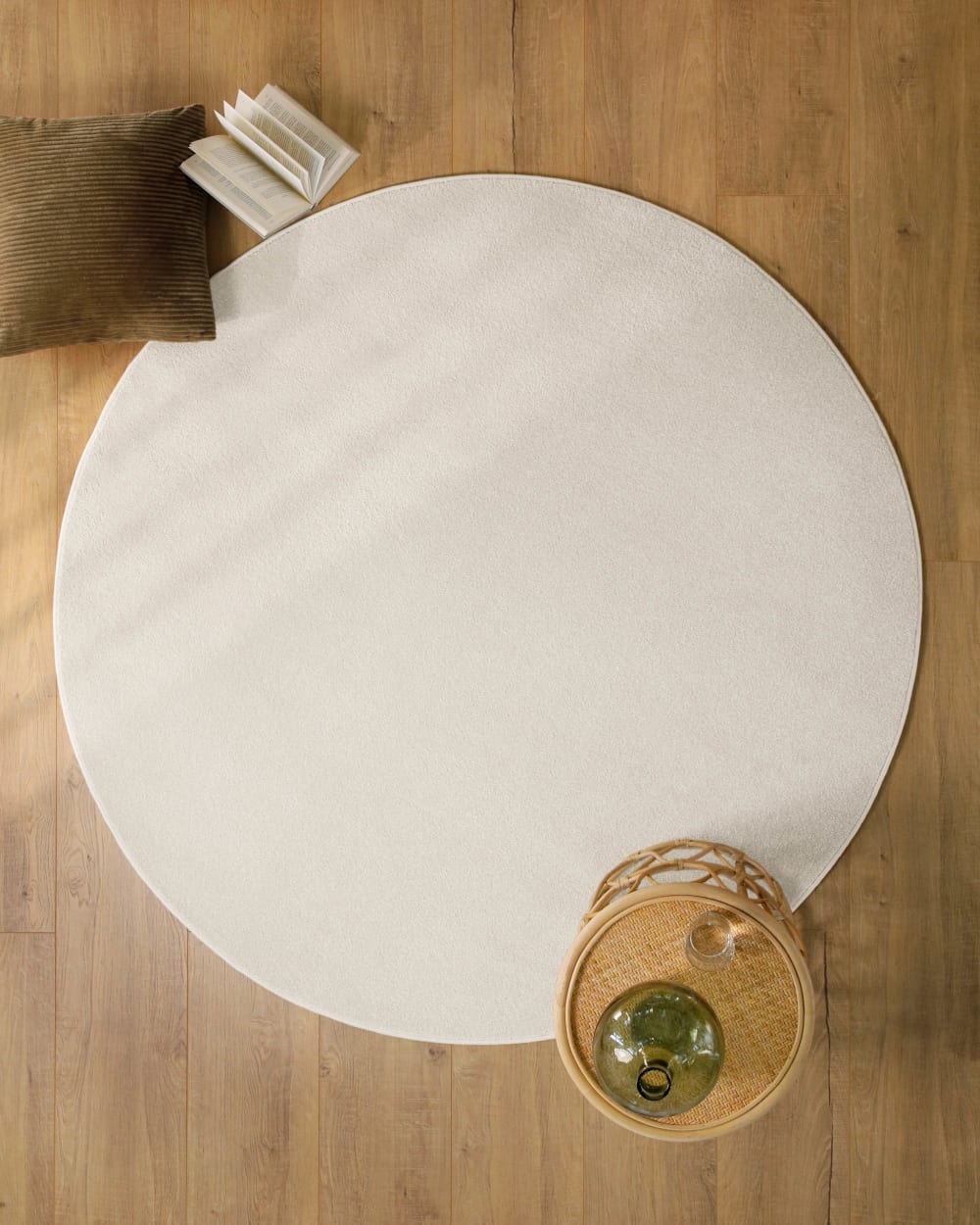 Tapis rond tissé velours ras blanc crème 120 rd. — vue 3