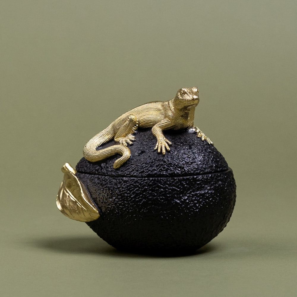 Boîte lézard doré et avocat en polyrésine — vue 3