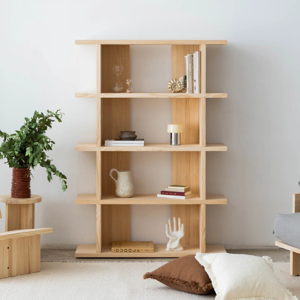 Bibliothèque en pin massif verni 1x4