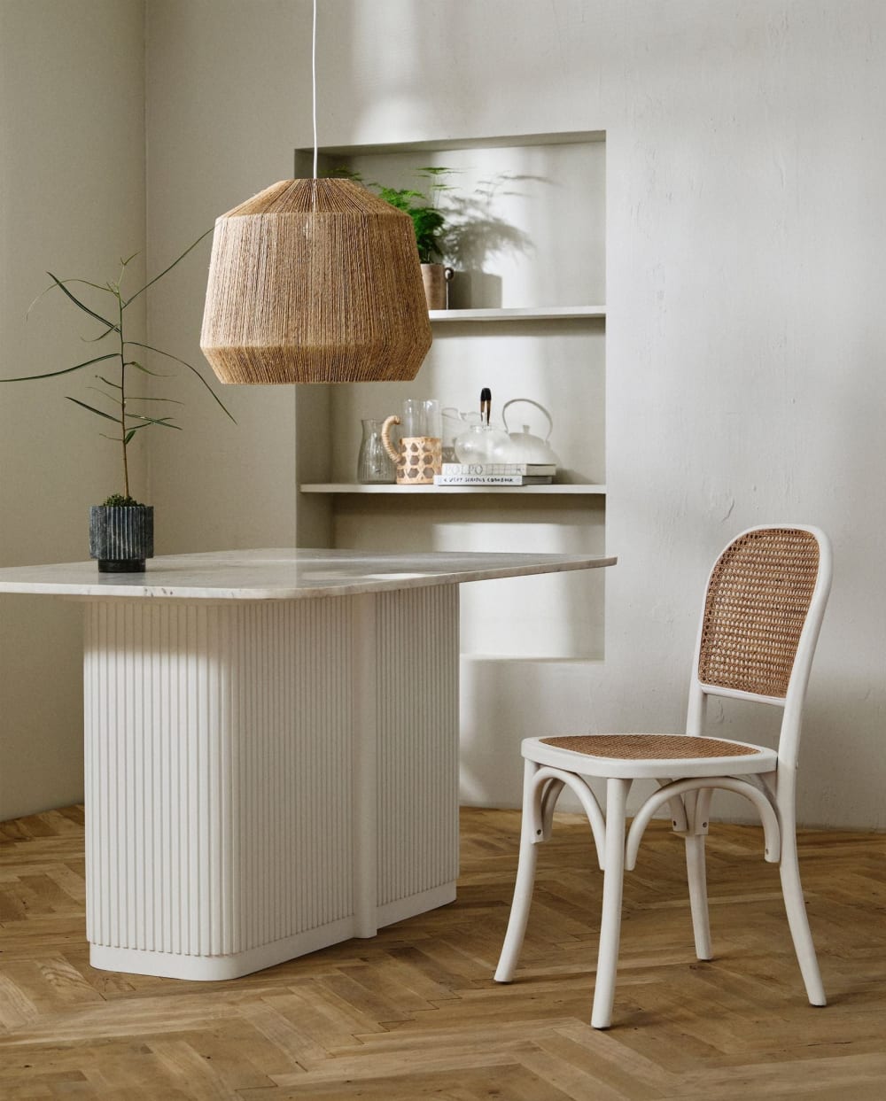 Esstisch Eriso aus Mangoholz und Marmor 150cm, Weiß - Maisons Du