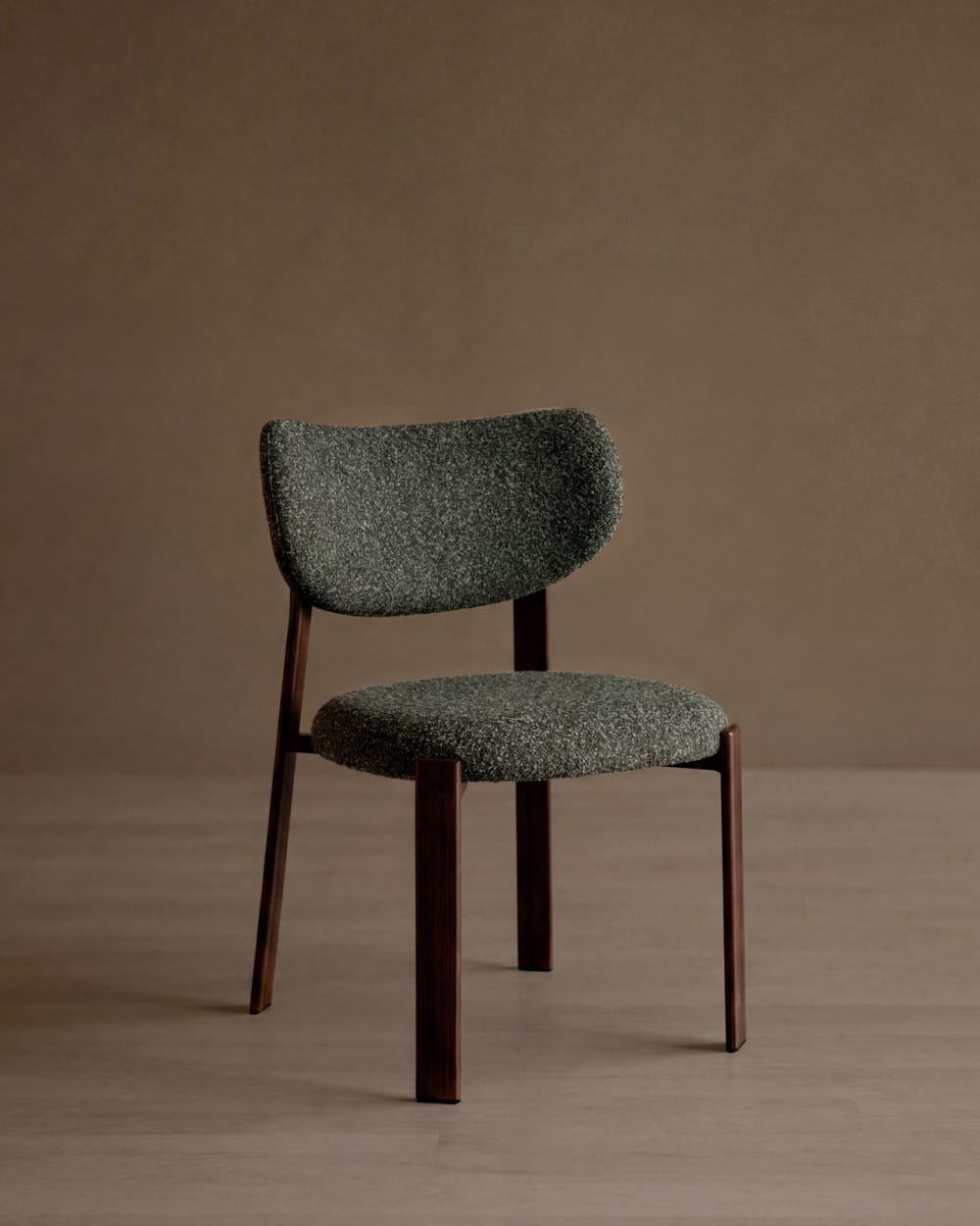 Lot de 6 chaises tapissées chenille verte pieds noisette 77x52cm