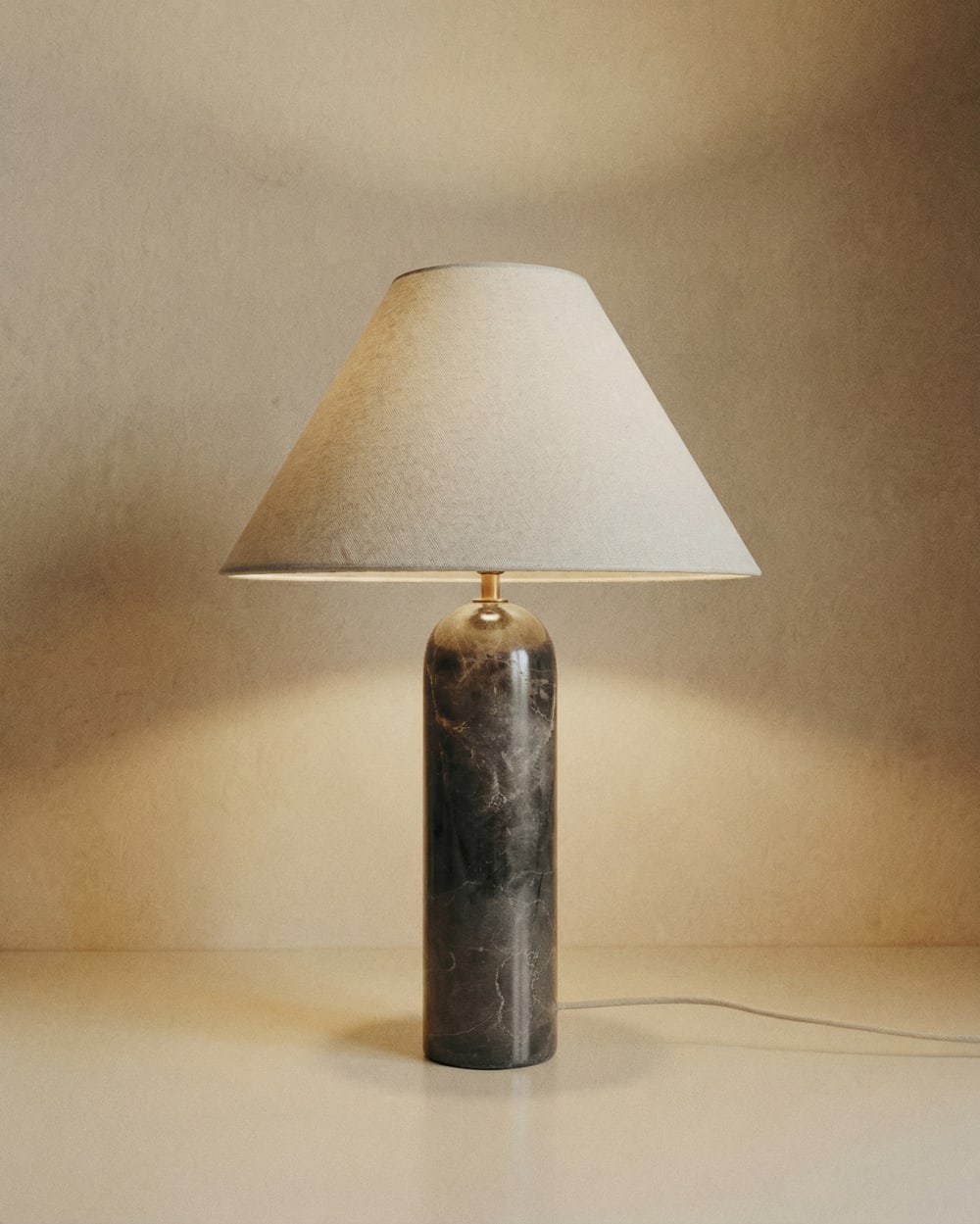 Lampe de table en marbre de couleur naturelle et marron de 51cm — vue 3