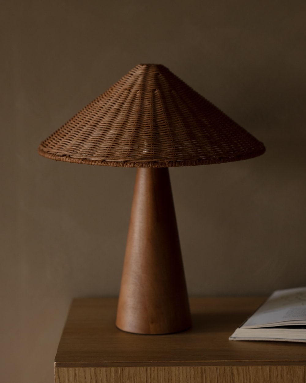 Lampe de table en bois et rotin couleur marron et naturelle de 41cm — vue 3