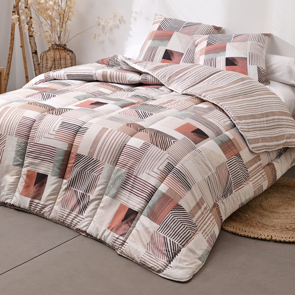 Couette légère en polyester beige 140x200cm Couette légère en polyester beige 140x200cm