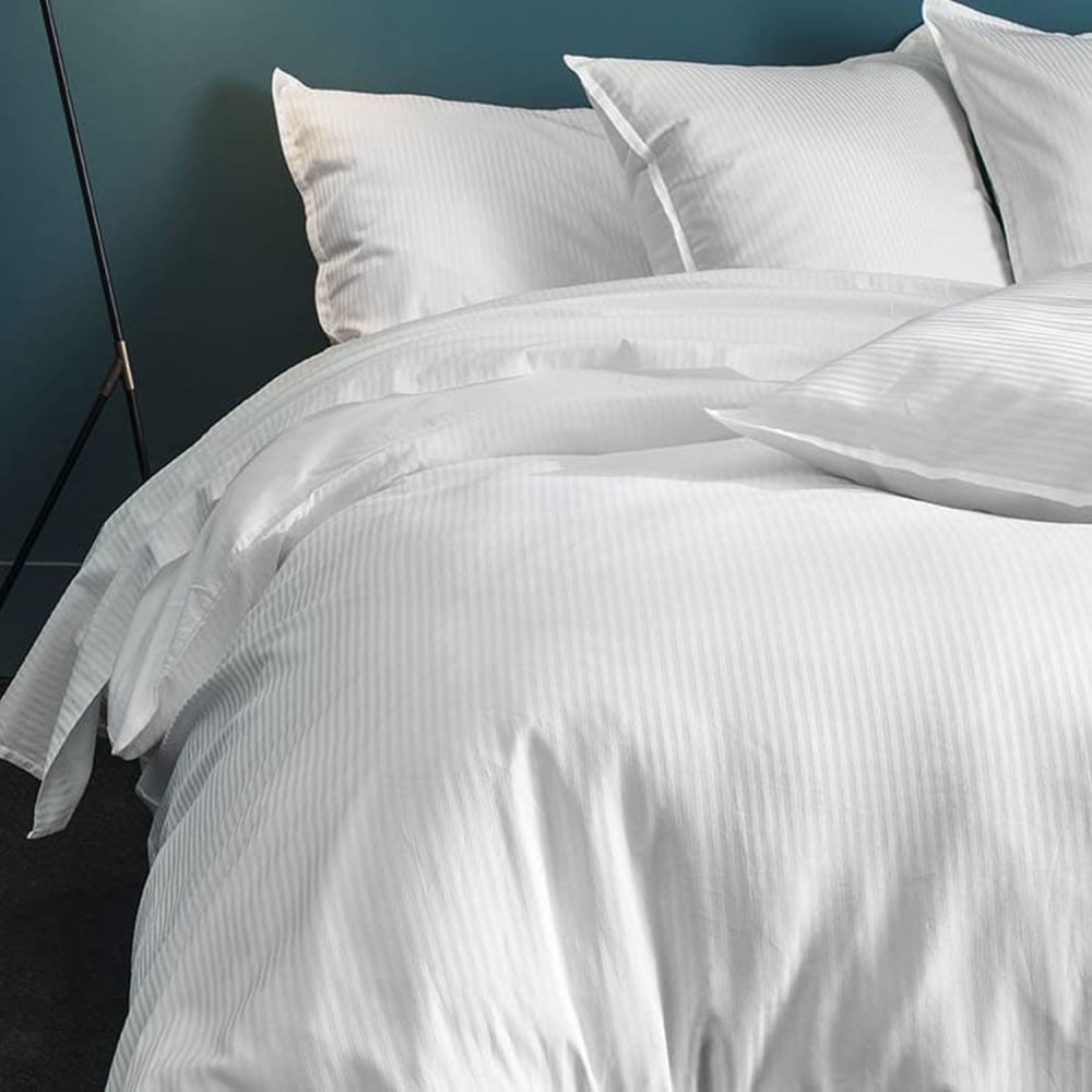 Parure de lit en satin de coton blanc 200x200