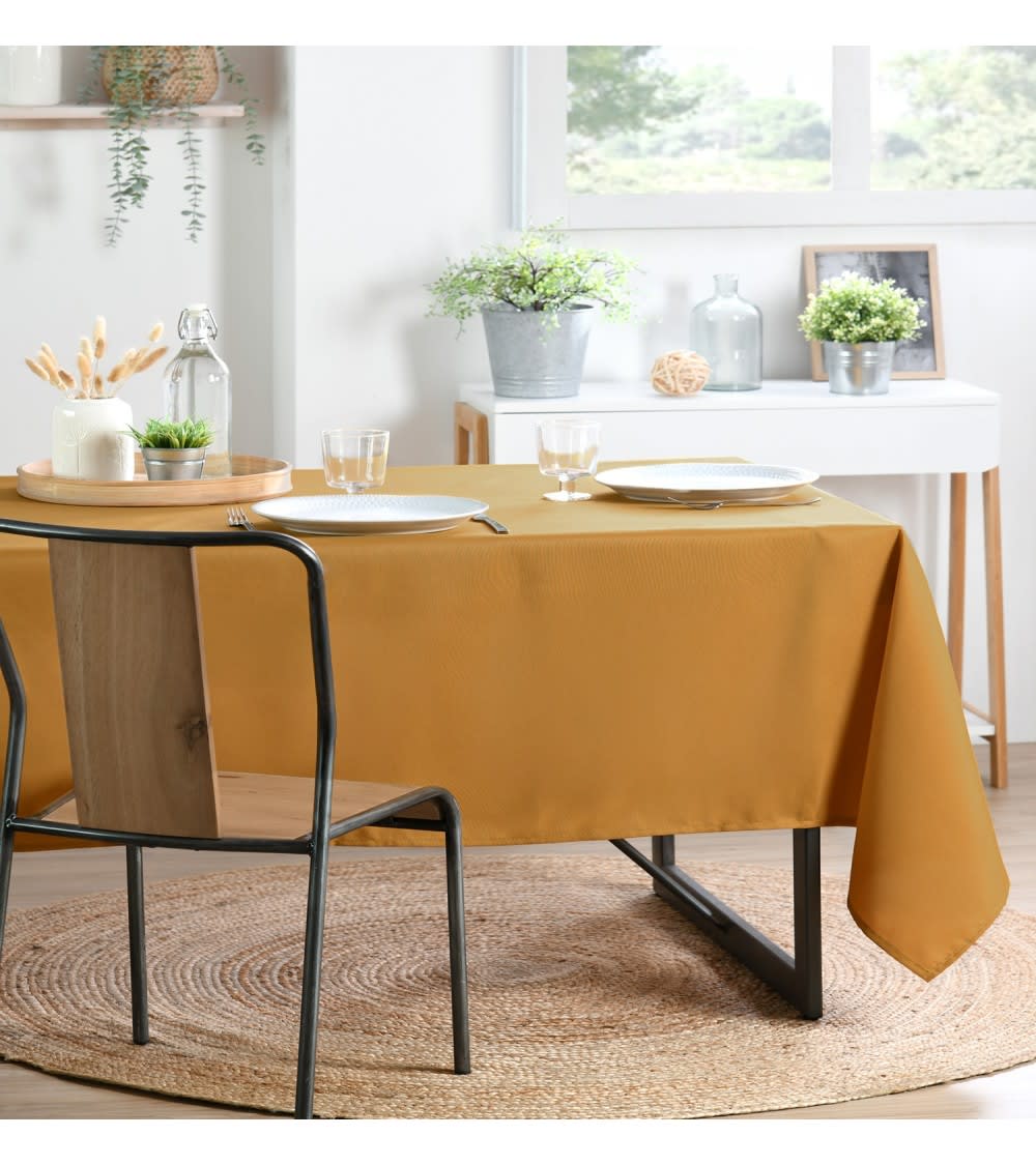 Nappe rectangulaire 145x240 cm polyester facile d'entretien jaune