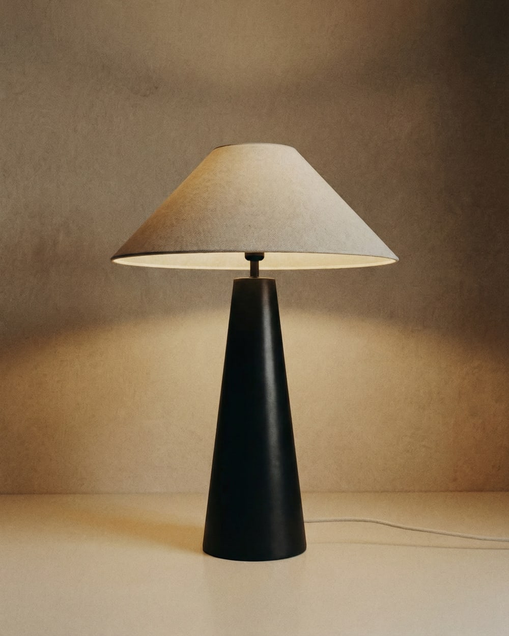 Lampe de table en bois couleur grise et naturelle de 56cm — vue 3