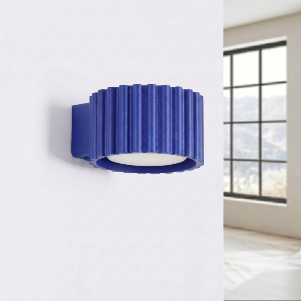 Wandleuchten aus Aluminium in Ultramarin - Maisons Du Monde