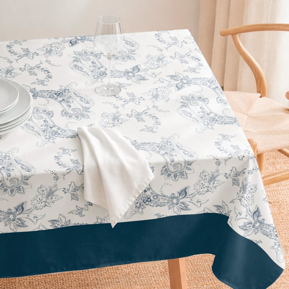 Fleckabweisende Baumwoll-Tischdecke mit blauem Muster 155x155 -