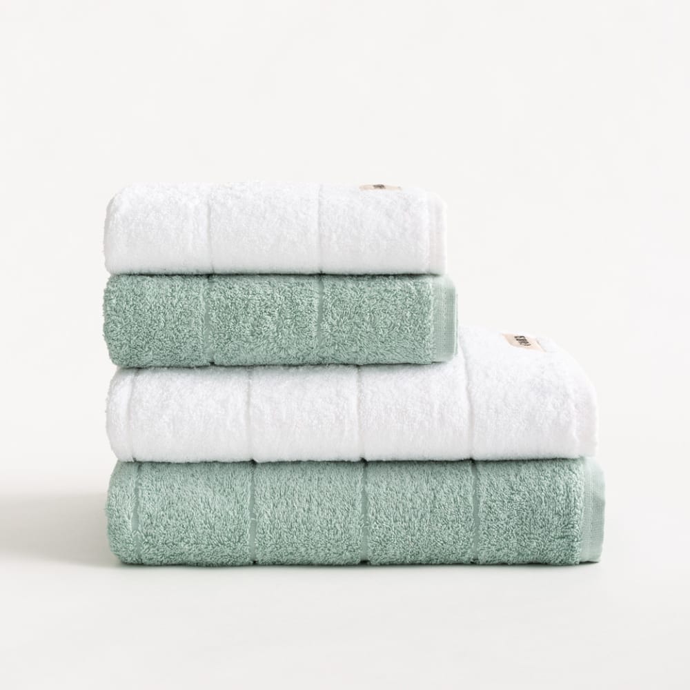 Lot 4 serviettes en coton 600gr blanc vert d'eau 2(50x100+70x140cm) Lot 4 serviettes en coton 600gr blanc vert d'eau 2(50x100+70x140cm)