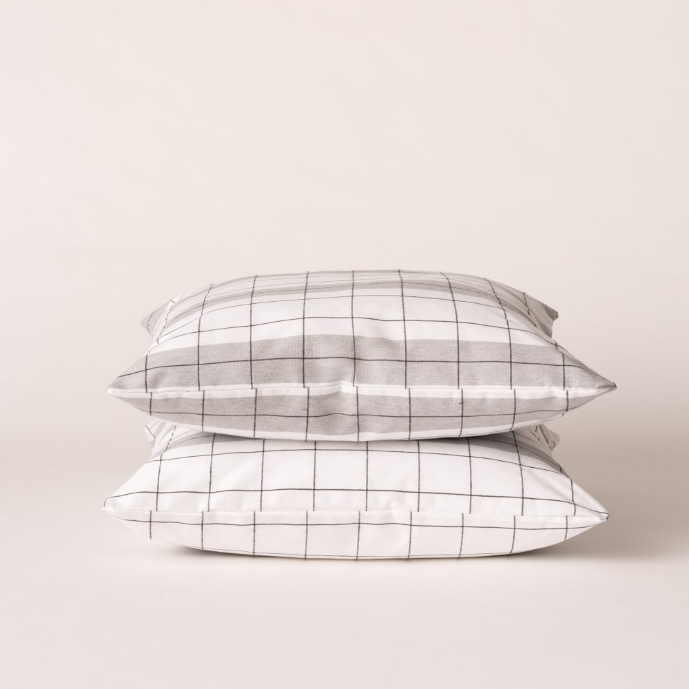 Lot de 2 housses de coussin en coton à carreaux gris 45x45 cm — vue 3